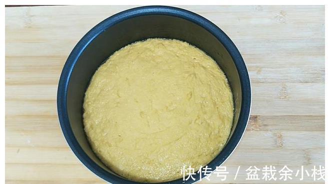 干面粉|玉米面别再蒸窝头了,教你做成玉米发糕,又香又好吃