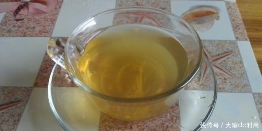 长期便秘很难受,被便秘困扰时,教你几个方法,有可能会缓解便秘