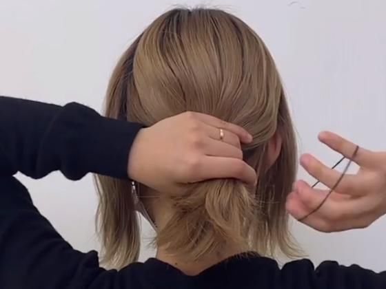 女孩换了款简约型编发后,居然意外很好看,女生:好想编同款