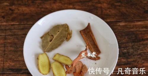 口感|鸭掌这样做太香了，口感嫩滑香醇，一次一盘也不够吃，实在解馋