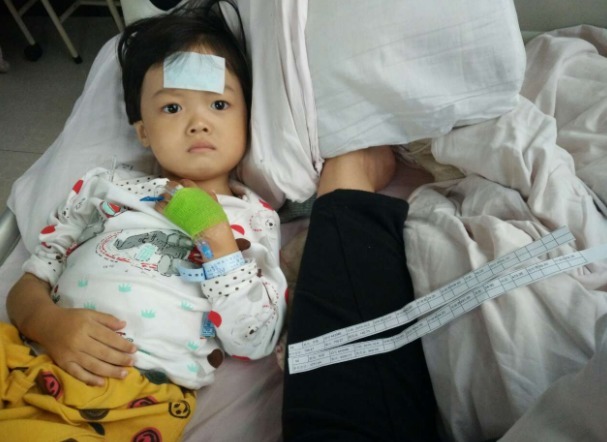 胃肠痉挛|提醒别在3个时间强迫孩子喝水，容易积食还伤脾，父母长点心