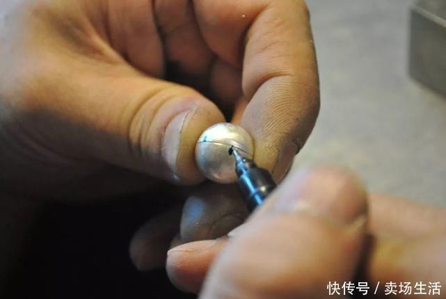 这件暗藏机关的项链,又变手链的可拆搭扣