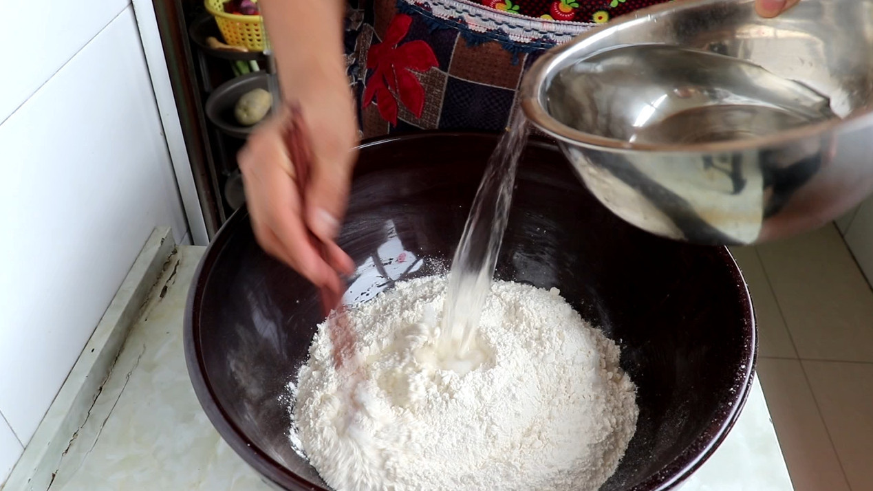 炒拉条子的家常做法,筋道爽滑,味道比饭店里的还好吃