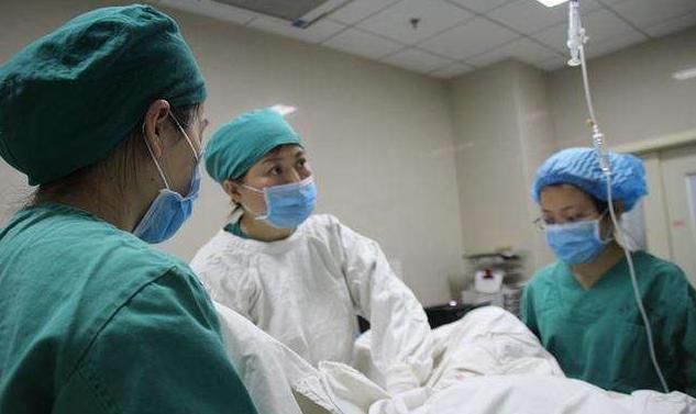 产妇|95后产妇直言“顺产无尊严”,看完这几张图,明白什么叫母亲