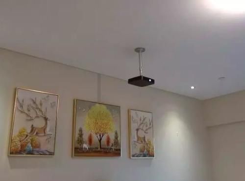 李维嘉节目中晒出豪宅,全屋都是大白墙,灯光的运用堪称装修典范