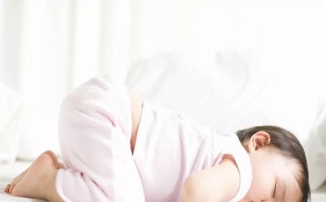 有福气|孩子的五种睡姿,暗示了不同的“性格”!这种睡姿的父母最有福气