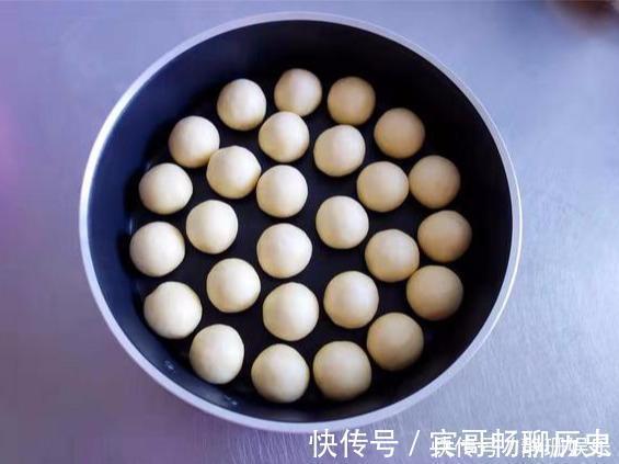教你在家做香甜松软小面包，做法简单方便，比买的好吃多了