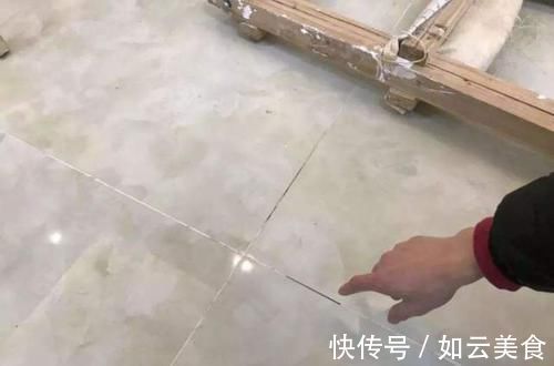 地砖|先铺墙砖还是地砖好?我家工人先铺地砖,还劝我别担心!现想重铺