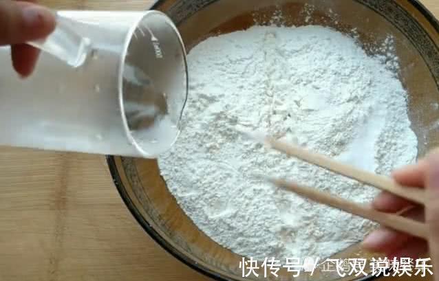 食用盐|最神奇大饼做法，15秒速成，不是煎，不是烙，个个鼓大泡