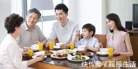 区别|几张图告诉你,妈妈带的孩子和奶奶带的孩子有啥区别,让人笑抽!