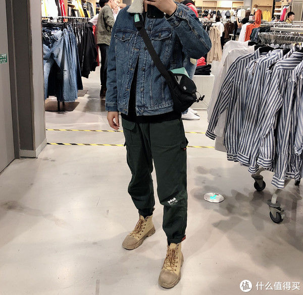 绿色系|穷鬼收藏的8个邮差包品牌，有钱的大佬买了它们就等于是我买了