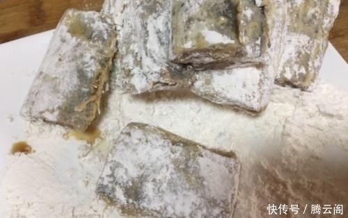 烹饪带鱼,去腥时别只加盐!大厨说多加一样东西,鱼肉鲜嫩没腥味