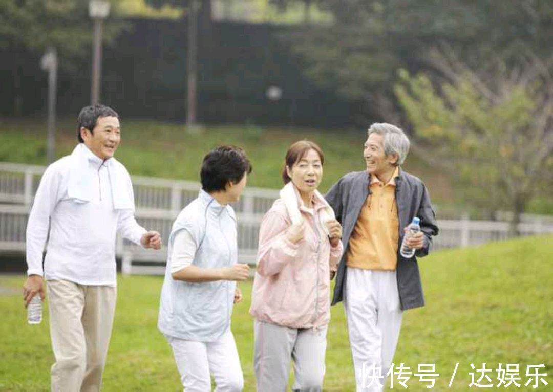 保健品|人到中年后谈养生若日常做到5点,比每天吃保健品强多了