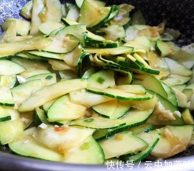 蚝油炒菜南瓜，家常小菜，低脂又健康！蚝油炒菜南瓜，家常小菜，低脂又健康！