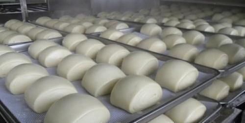 包子店是怎么发面的,为什么他们包好包子直接就放到蒸笼里蒸了?