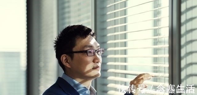 托词|黄铮宣布卸任，托词转投食品科学，目的却是打破外卖垄断！