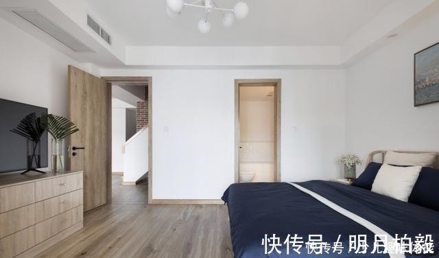 空间|220㎡原木风设计,4室2厅3卫,一进门,就被客厅迷住了!