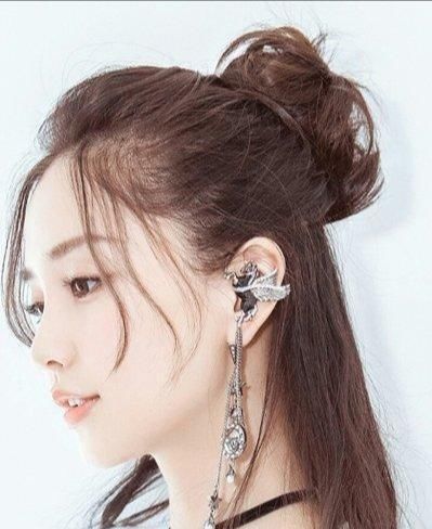 ?女人无论多少岁，扎头发记住3个技巧，简单耐看显气质