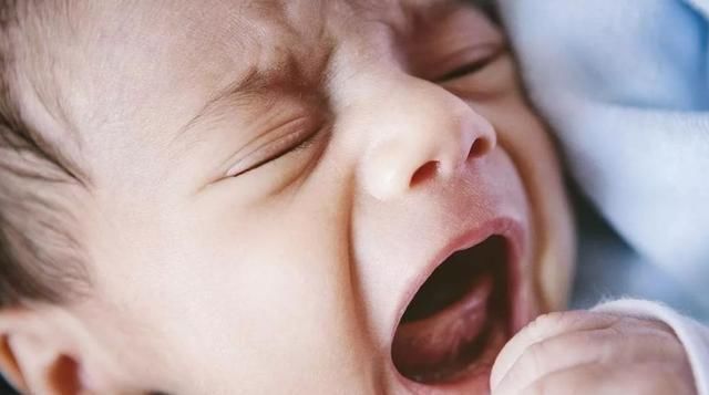 婴幼儿|哄宝宝睡觉的五大“陋习”,容易伤到娃大脑,新手父母需注意