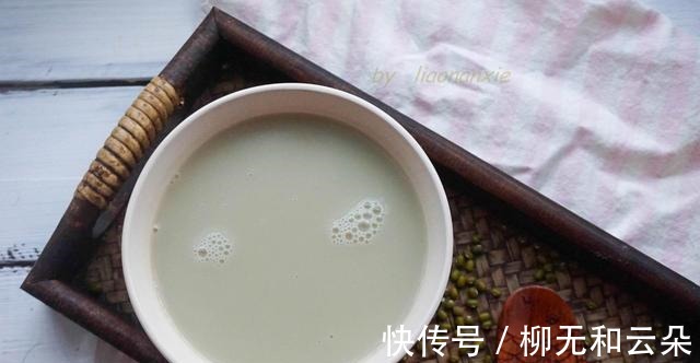 牛奶|入秋后,多给家人喝这汤,比牛奶好喝比豆浆营养,去火润燥效果好!