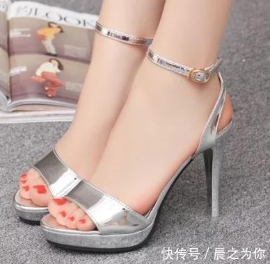 尖头 前卫潮流的尖头细跟鞋,看起来既时尚又非常的亮眼!
