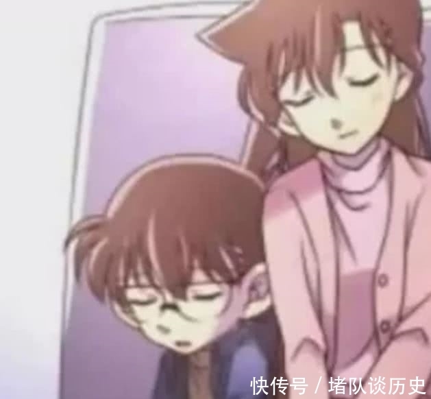 名侦探柯南:捡到一只睡着的柯南,她这个举动看得出真爱!