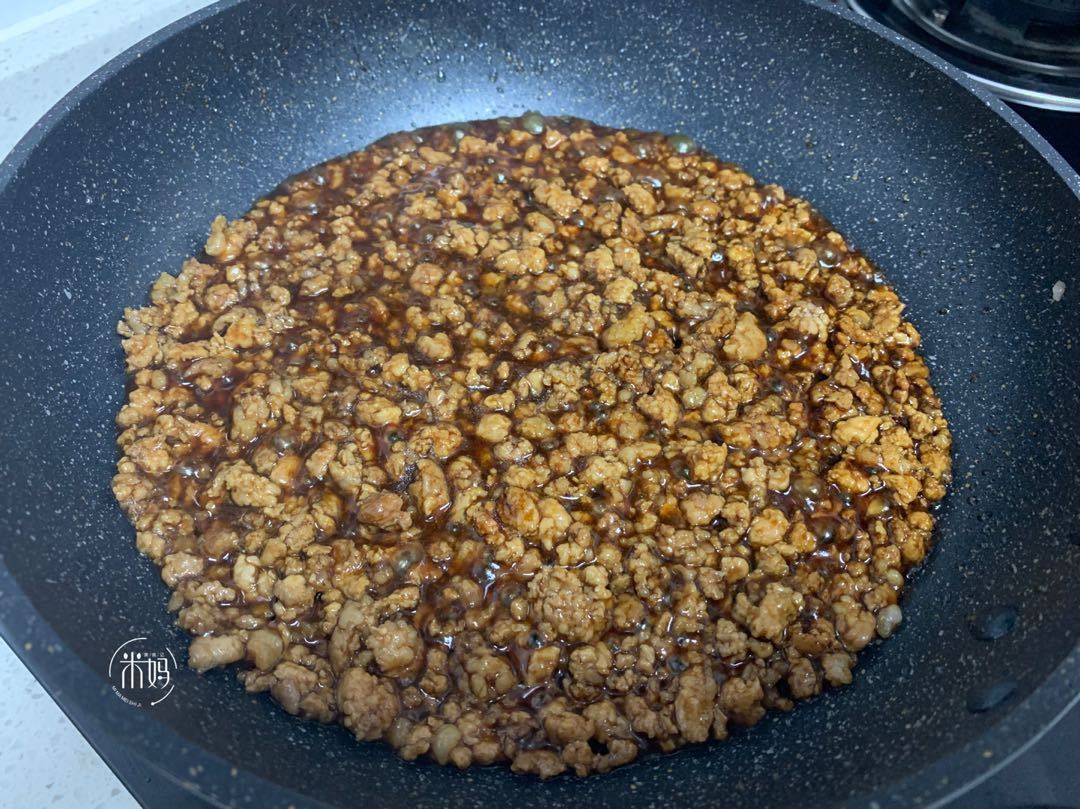 这菜鲜香下饭,不油腻,好吃得不得了,就连朋友都在讨着要秘方