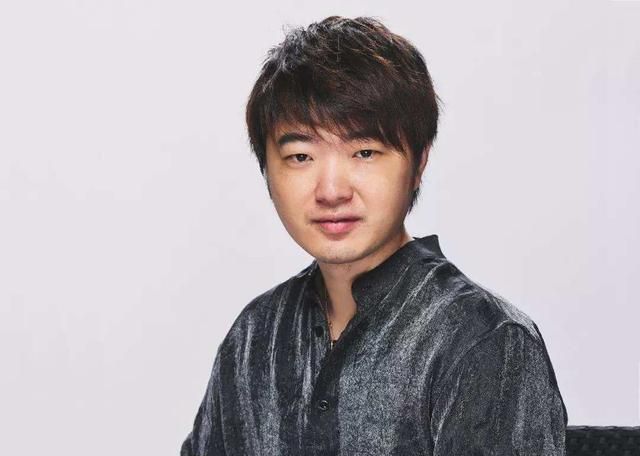 羅英錫|看似被嘉賓欺負(fù)顯得呆萌而出圈的制片人吳彤,才沒有那么簡單