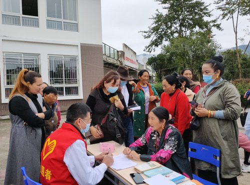 义诊|雅安市中医医院：国庆期间送健康 爱心义诊暖民心