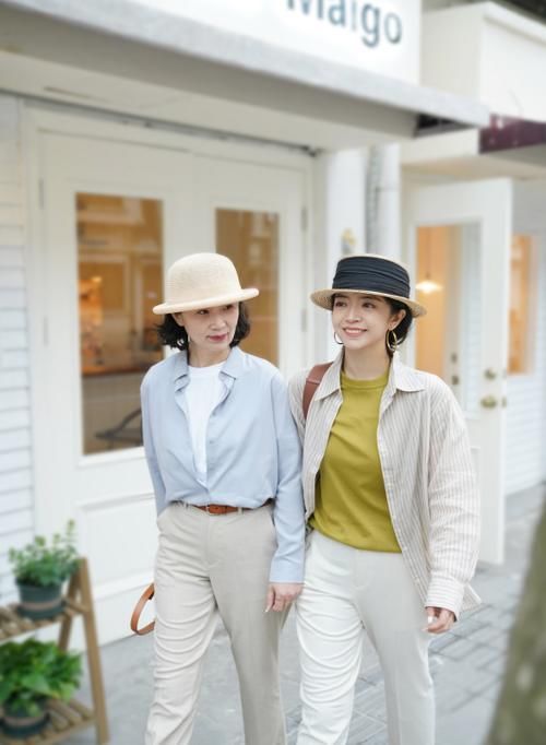 时尚博主三木母女示范优衣库穿搭，基础款搭配好清新，温柔且优雅