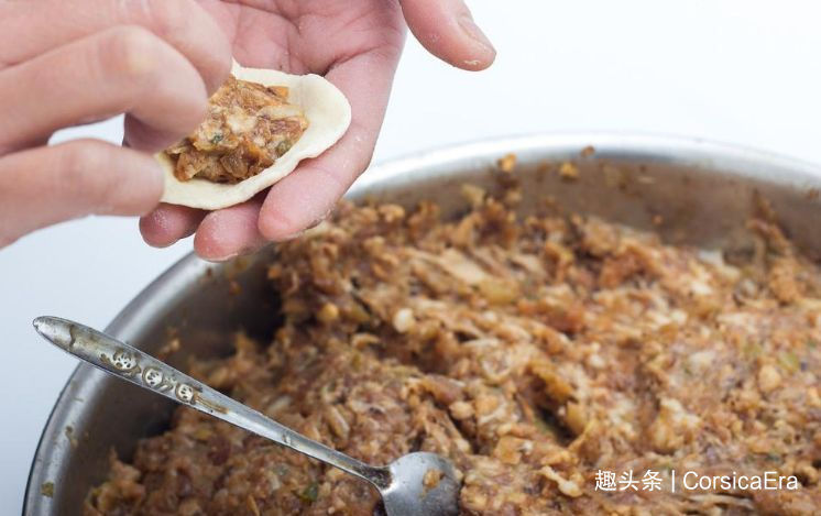 调肉馅,记住两放两不放,肉馅调好又嫩又香,包饺子好吃极了