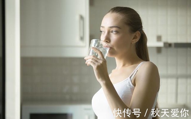 女性|要减肥先“减胃”饭前记住3句话,有助胃变小,体重“悄悄”降