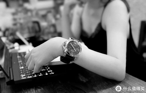 沛纳海|爆冷入手沛纳海LUMINOR，大表盘硬汉款一见钟情！附万国飞行员对比