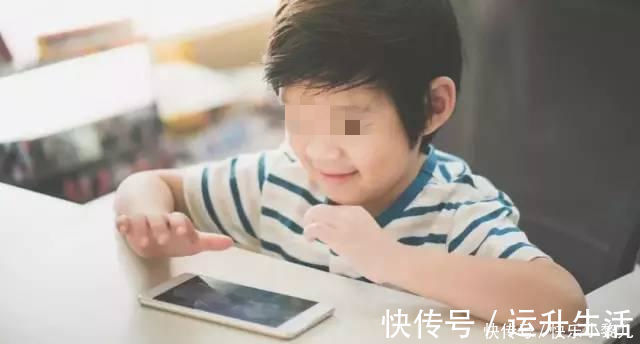 孩子|孩子从小玩手机和不玩手机,有什么区别?等上幼儿园就知道了