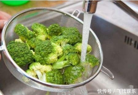 清洗西兰花时,别傻傻加盐,多加这样东西,脏东西自动跑出来