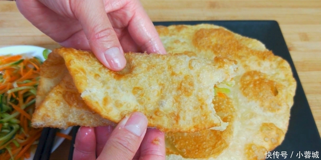  面粉不要蒸馒头了，教你好吃新做法，一次做7个，上桌就扫光，香