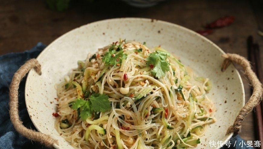 凉拌菜|夏天最爱这道凉拌菜,清脆爽口又下火,花2块钱就能做一大盘