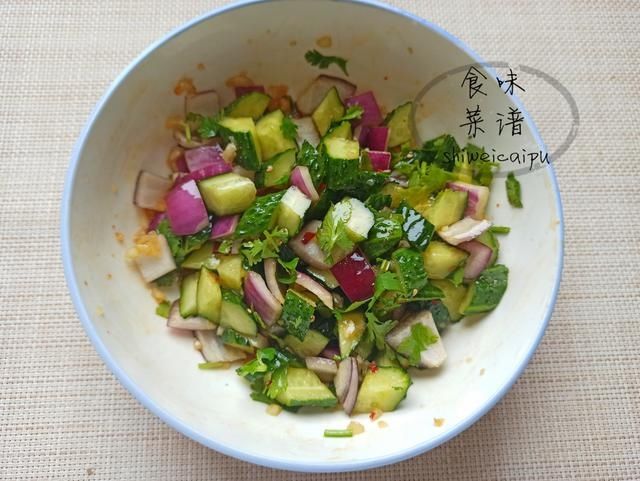 年夜饭必备的6道凉拌菜，清爽解腻，营养又美味，看着就很有食欲