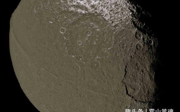 1300公里的“焊接缝”,整颗星球或是废弃的飞船,土卫八不简单