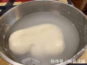 婆婆做了30年的凉皮,配方和比例全告诉你,不破不碎,爽滑又筋道