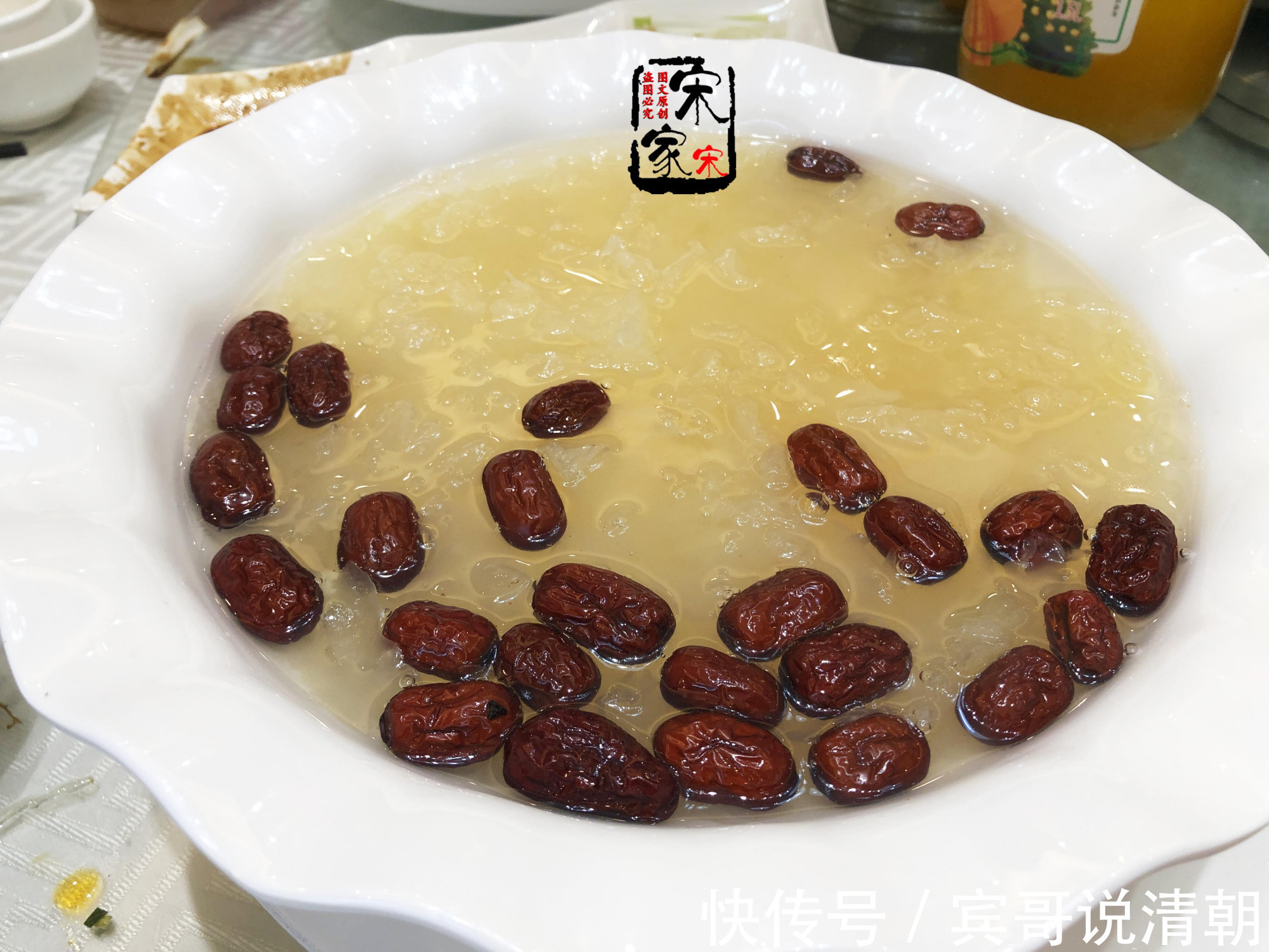 孩子3周岁宴席，880元标准上了27道菜，客人吃完说贵了！