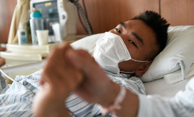 嘌呤含量|40岁男子，尿酸高达810，查出肾衰竭，医生睡前这个习惯害了他