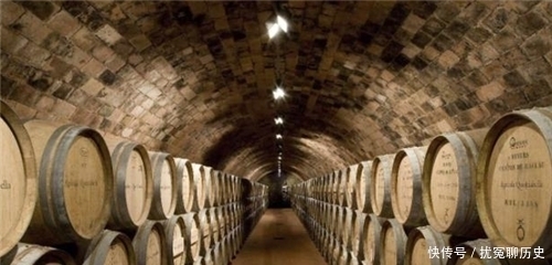 酒庄|82年拉菲到底生产了多少瓶?为何喝了37年还没喝完?原因令人意外