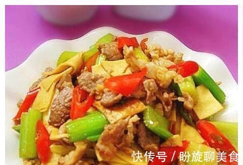 猪蹄|美食推荐番茄白玉菇，椒盐鸡翅根，香辣猪蹄，西芹炒豆皮的做法