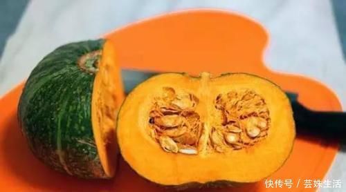 好处|经常吃南瓜好处多,但医生却提醒有2类人一口都不能多吃