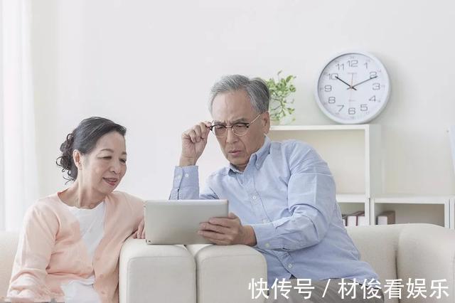 眼睛|头上有个“不老穴”,每天拍打1分钟,眼睛不花用到老