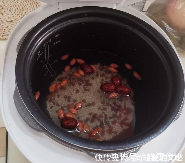 大麦米|入冬后,吃坚果别错过它,熬粥放吃几颗润肺还止咳,多买点慢慢吃