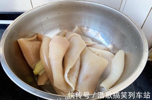 养颜|吃它堪比阿胶，却比阿胶便宜几十倍，补血养颜，可惜很多人都扔了