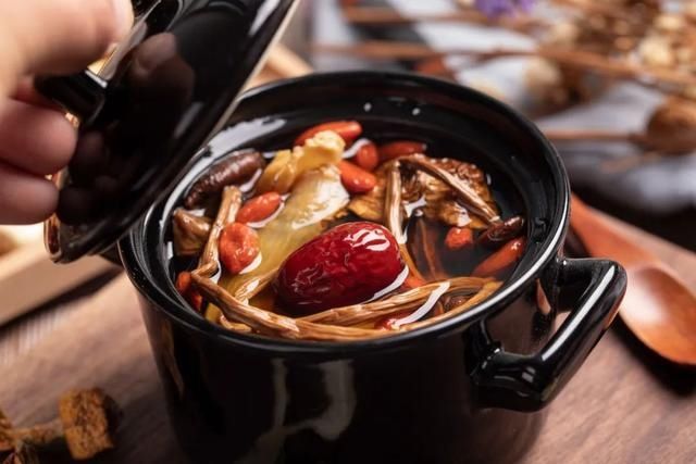 冬季去燥，广州老妈子的10种靓汤配方，暖身又滋补