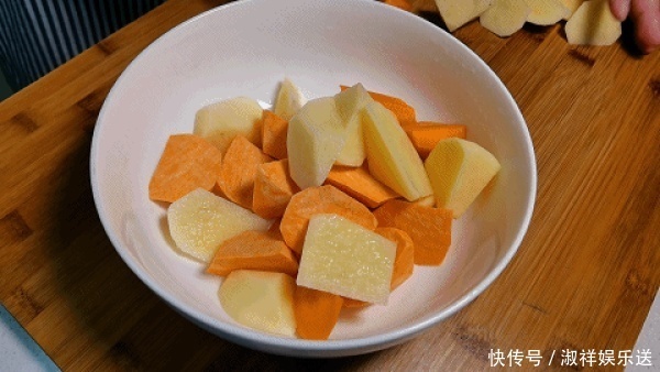 新手|焖锅外面吃一次要300,在家自己做100块就搞定,厨房新手也能做好